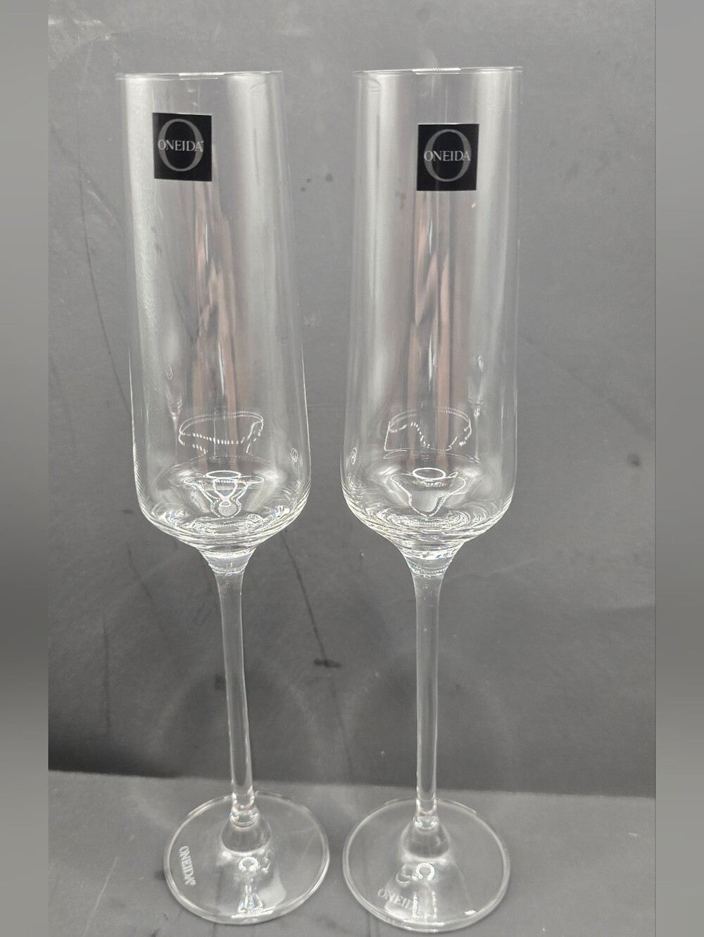 Elegant Pair of Oneida Crystal Champagne Flutes 10" - 7oz